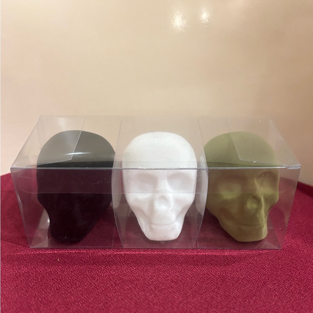Target Hyde & eek Flocked Skulls  - Set Of 3-   Black, White, Green. New In box!